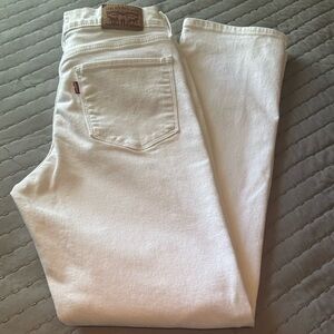 Levi’s Classic Straight  Women’s Jeans.